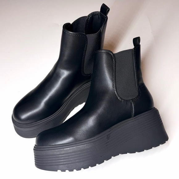 Nine West George Women's Platform Chelsea Black Boots Size- 8 M - Picture 5 of 9